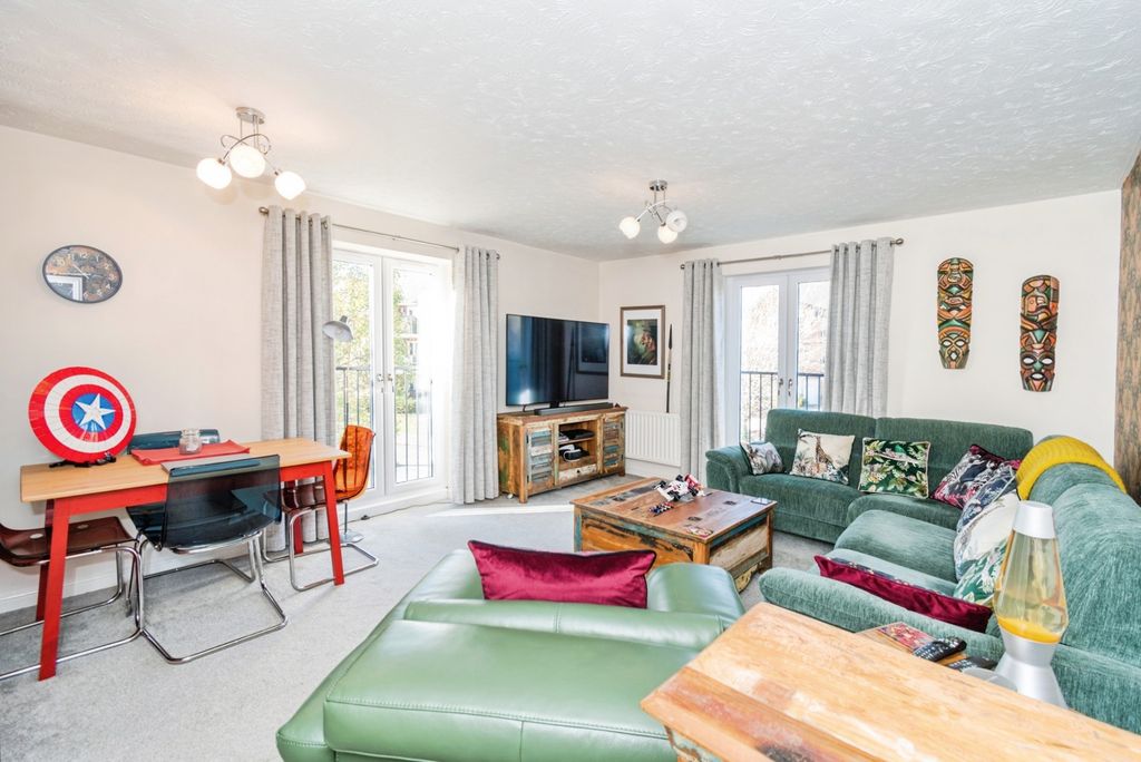 Property photo 2 of 17 Photo