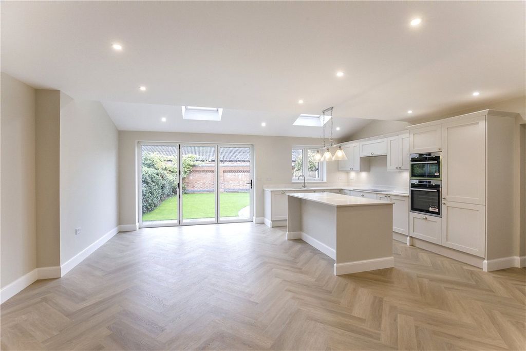 Property photo 1 of 18 Picture No. 10