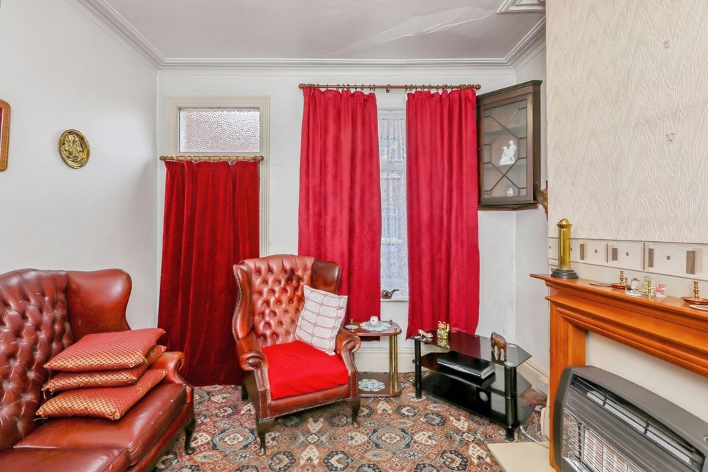 Property photo 3 of 20 Pbox-Img.Jpg