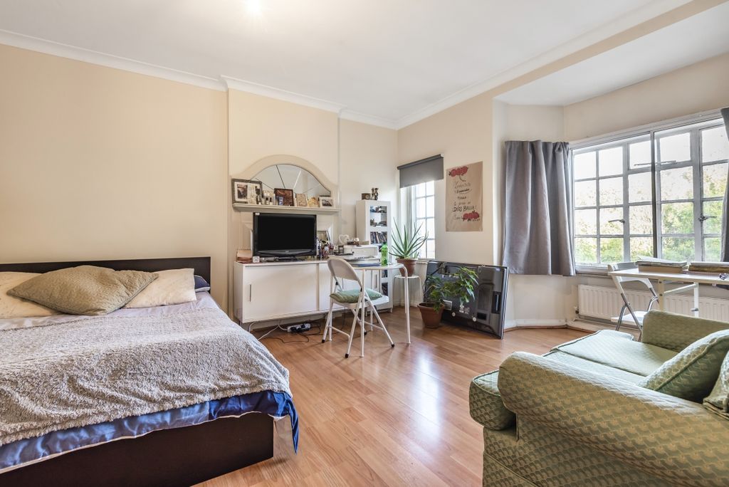 Property photo 2 of 5 661696 (2)