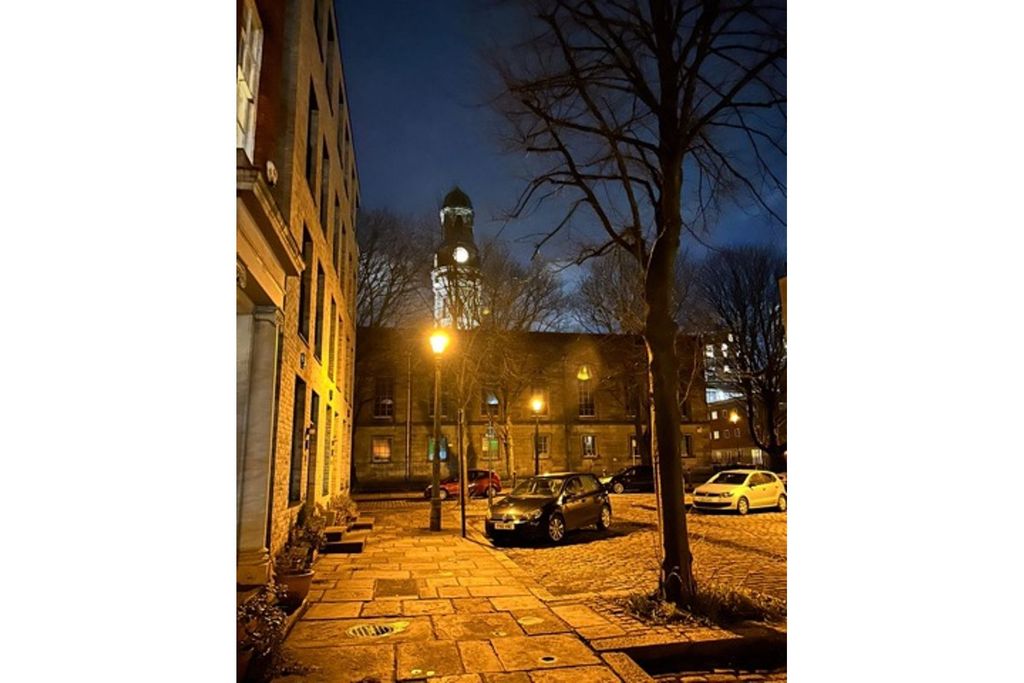 Property photo 3 of 31 Street Scene