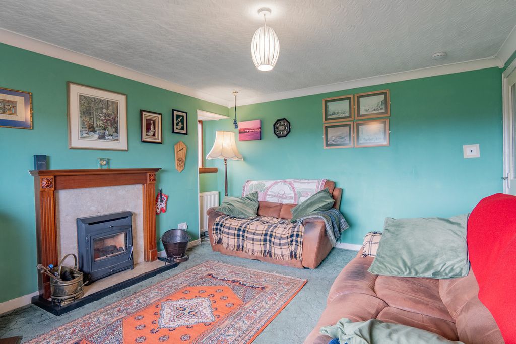Property photo 3 of 49