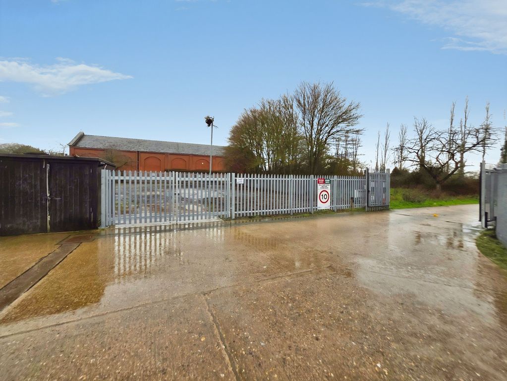 Property photo 1 of 5