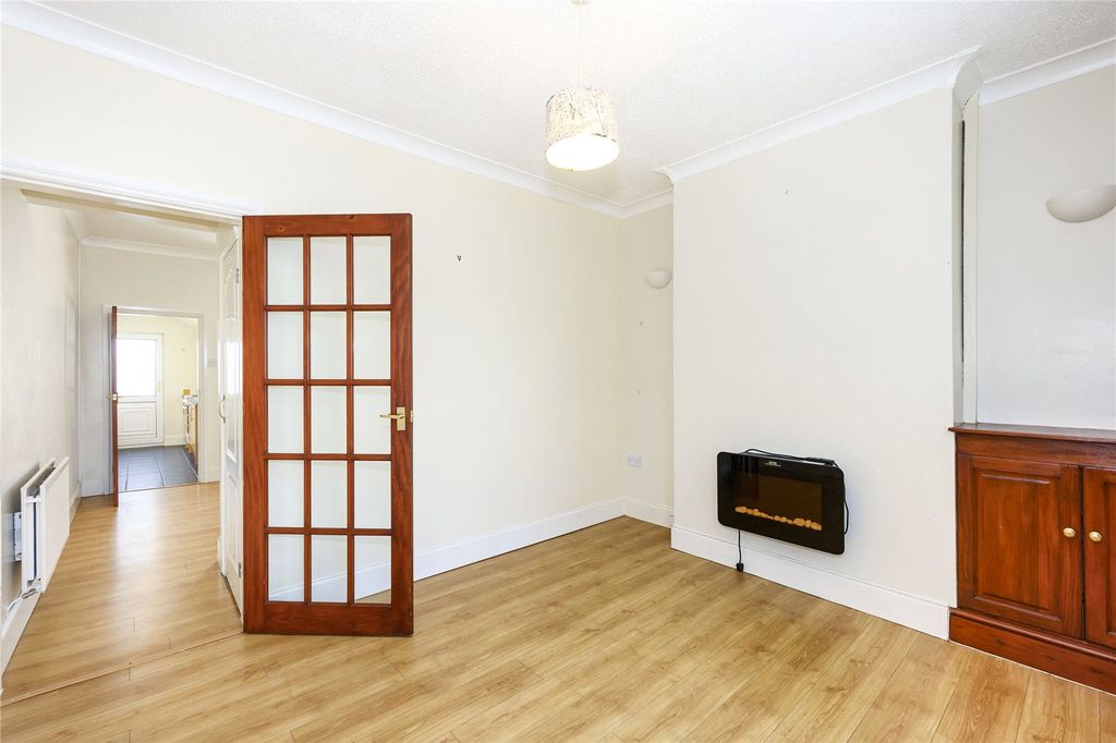 Property photo 3 of 10 Living Room