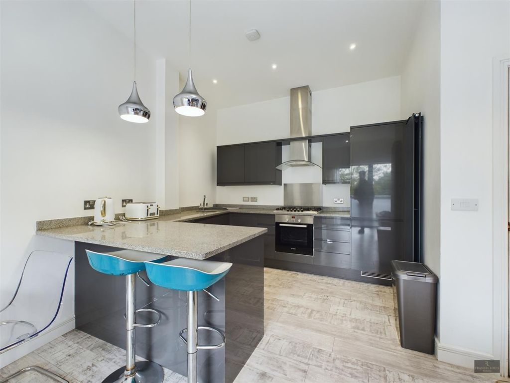 Property photo 1 of 7 Cam02887G0-Pr0020-Still007.Jpg