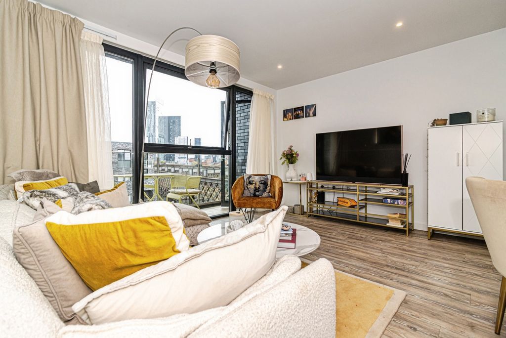 Property photo 2 of 12 Photo