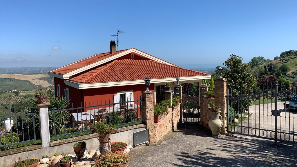 Property photo 3 of 44