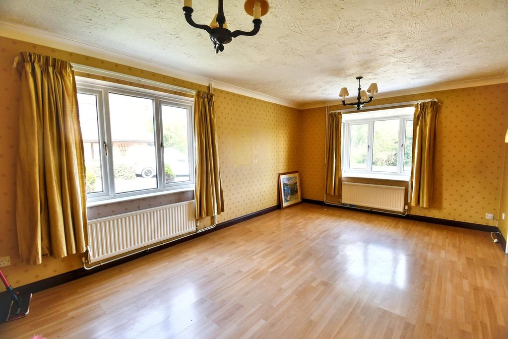 Property photo 3 of 18