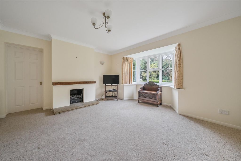 Property photo 3 of 13 Living Room 1.Jpg