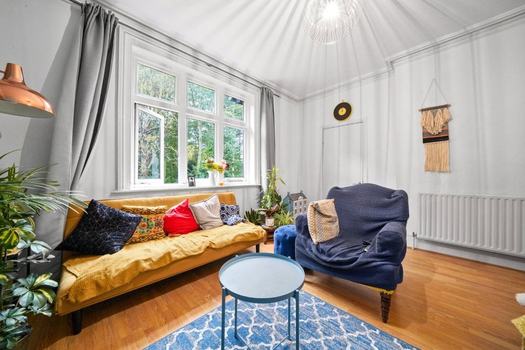 Property photo 2 of 11 Reception