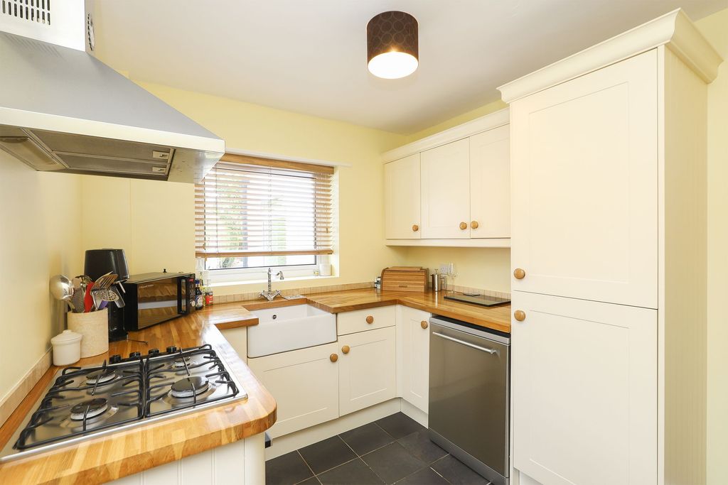 Property photo 2 of 29