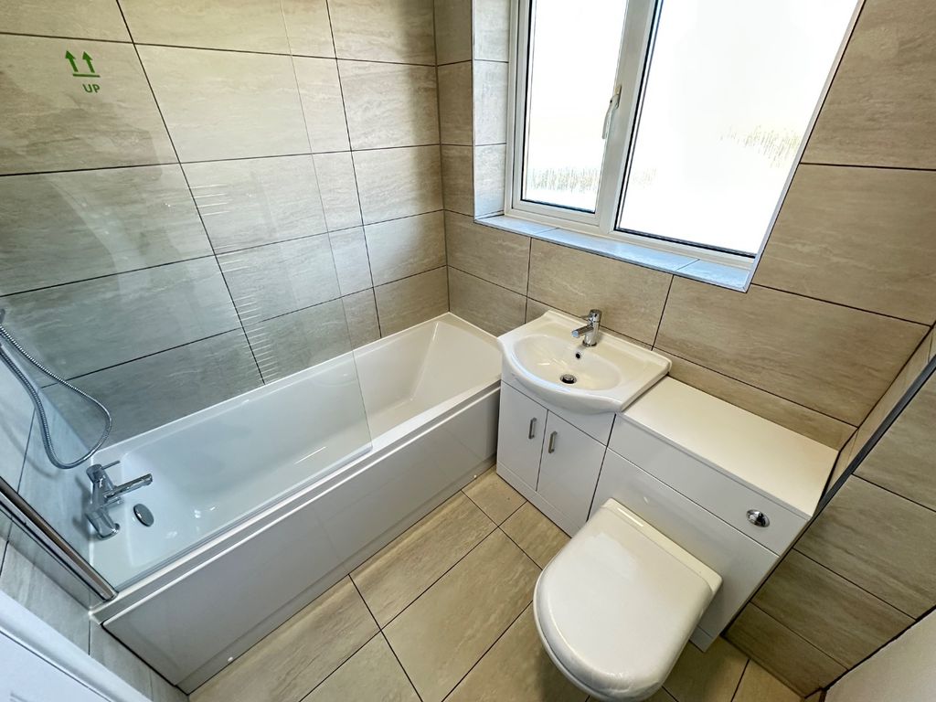Property photo 3 of 12 4007263