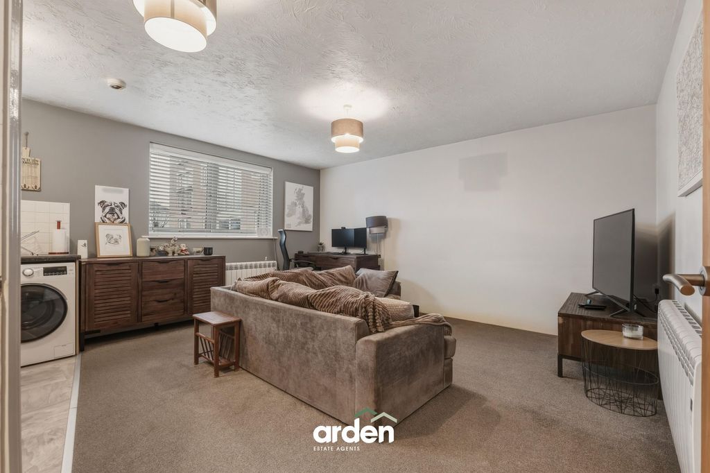 Property photo 3 of 8