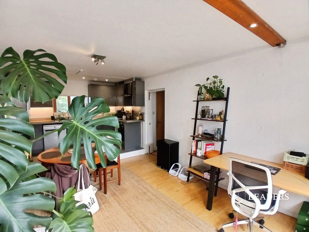 Property photo 2 of 13 Pbox-Img.Jpg