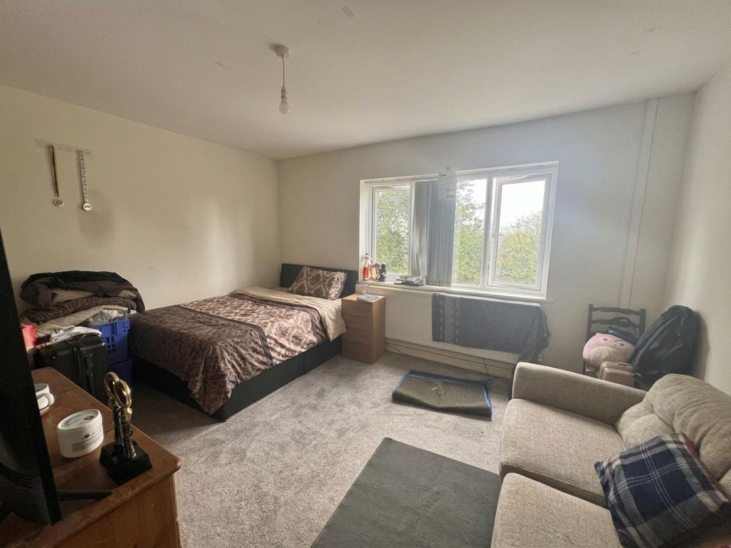 Property photo 3 of 12 3