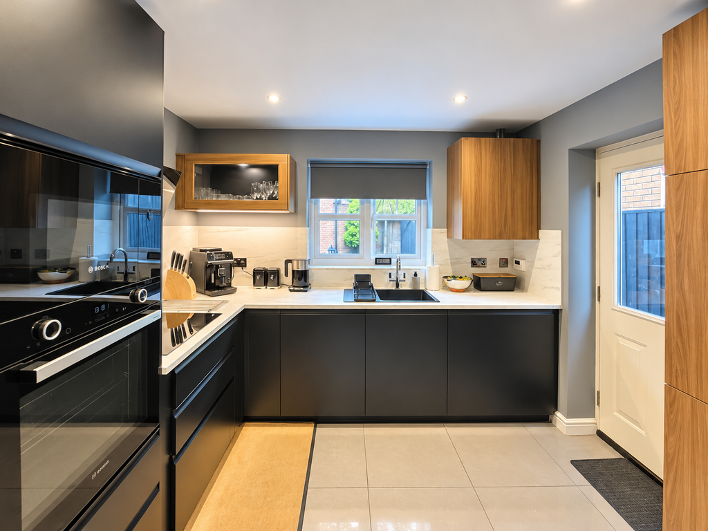 Property photo 3 of 27 276273D9-A81D-4366-9C2F-45185071Eaa5