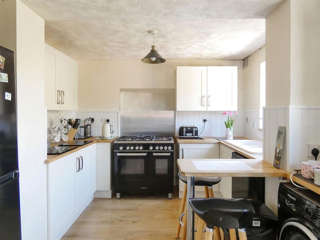 Property photo 3 of 18 Kitchen/Breakfast Room