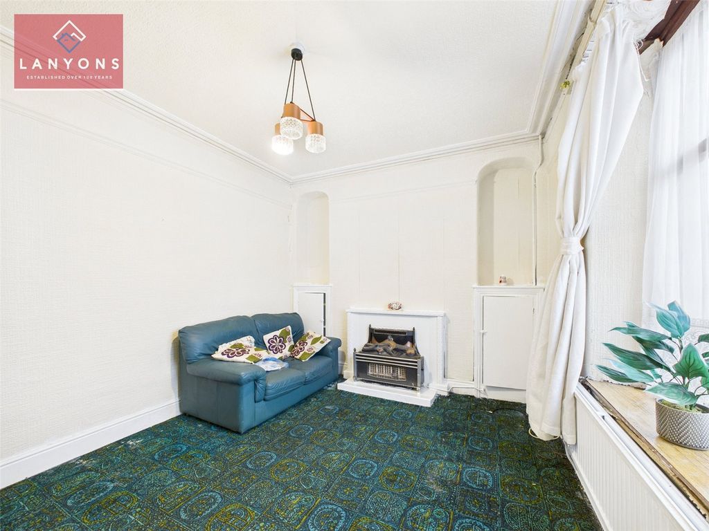 Property photo 3 of 16 Picture No. 12