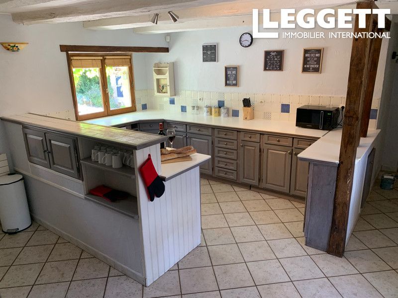 Property photo 3 of 10