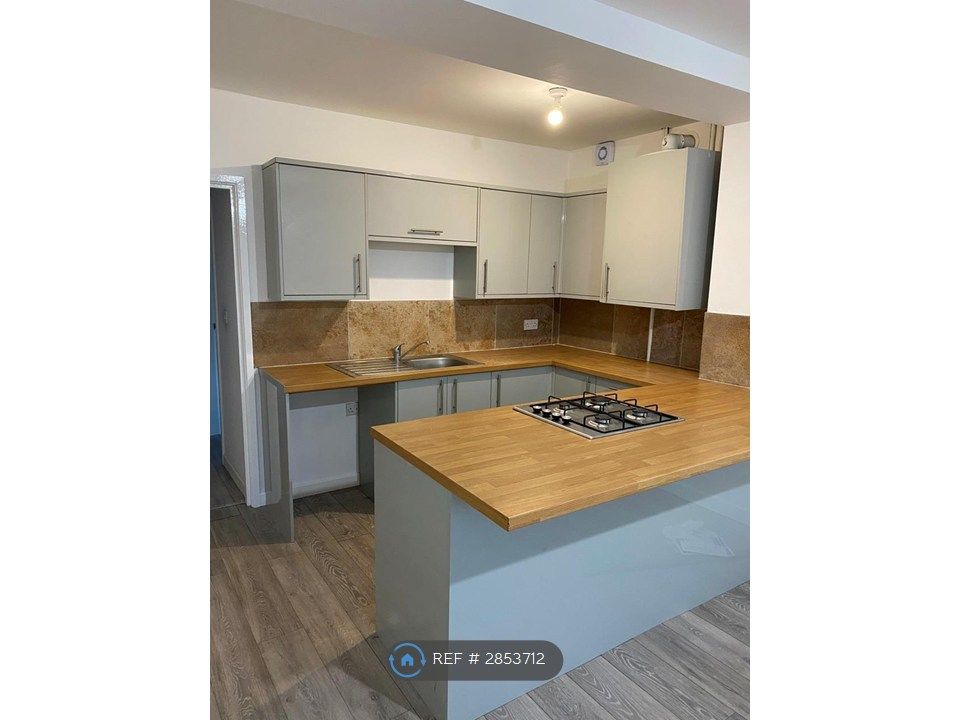 Property photo 1 of 6 Kitchen