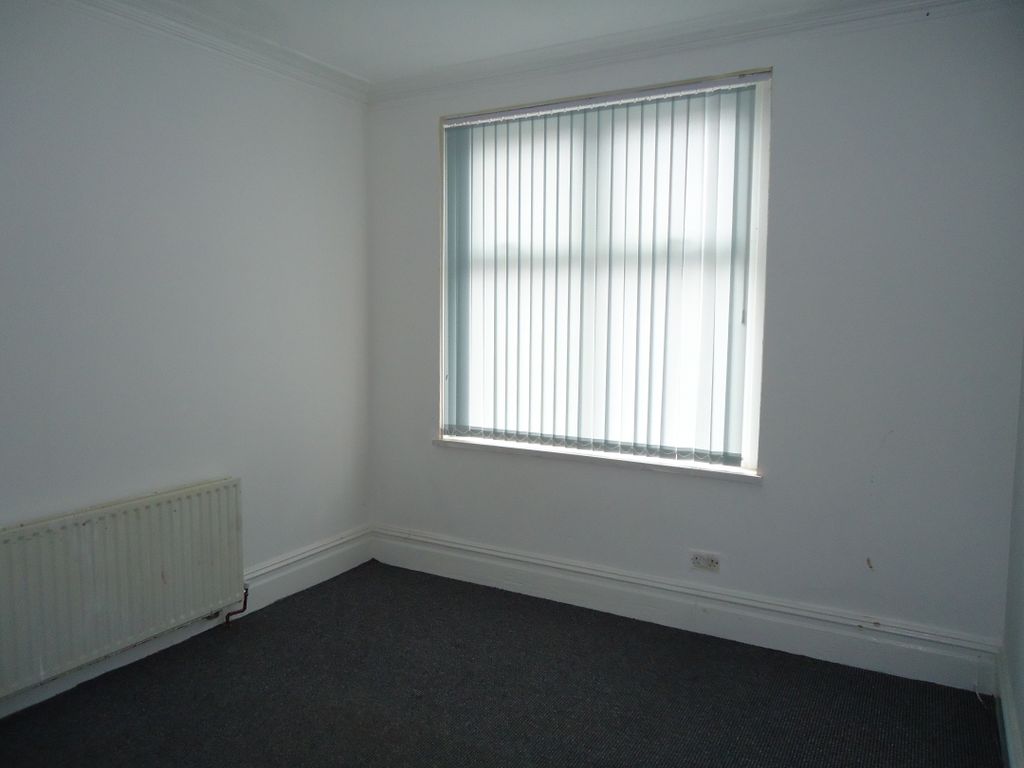 Property photo 2 of 8 Lounge