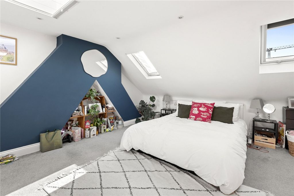 Property photo 2 of 12 Principal Bedroom