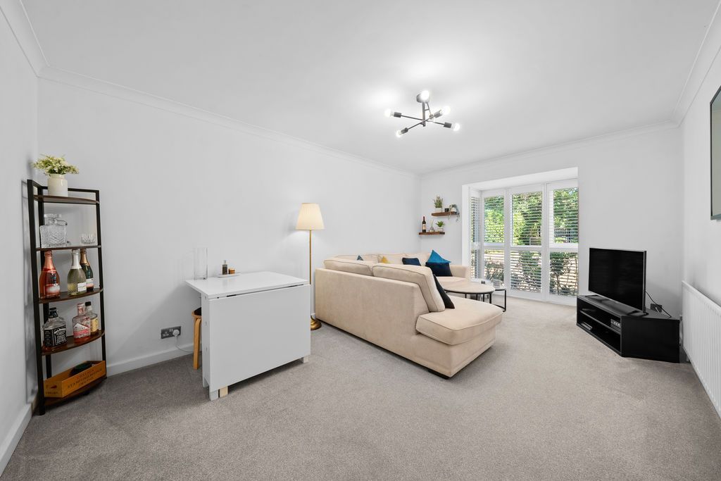 Property photo 3 of 11 Photo 8