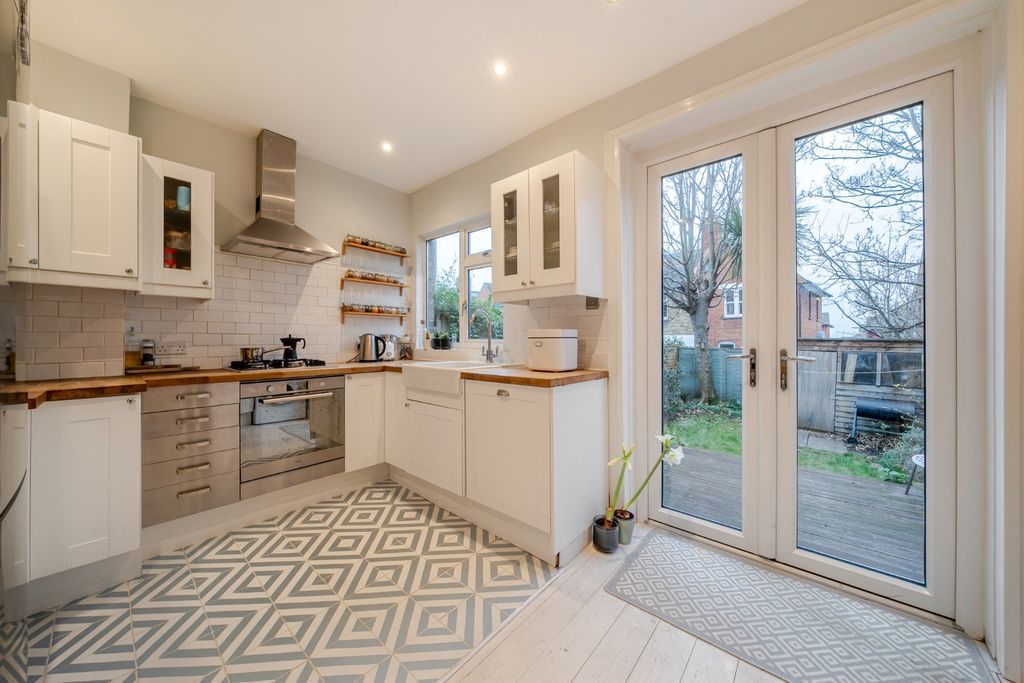 Property photo 3 of 14 Picture No. 18