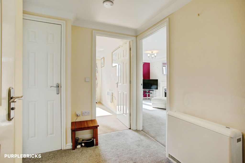 Property photo 3 of 19 Hallway