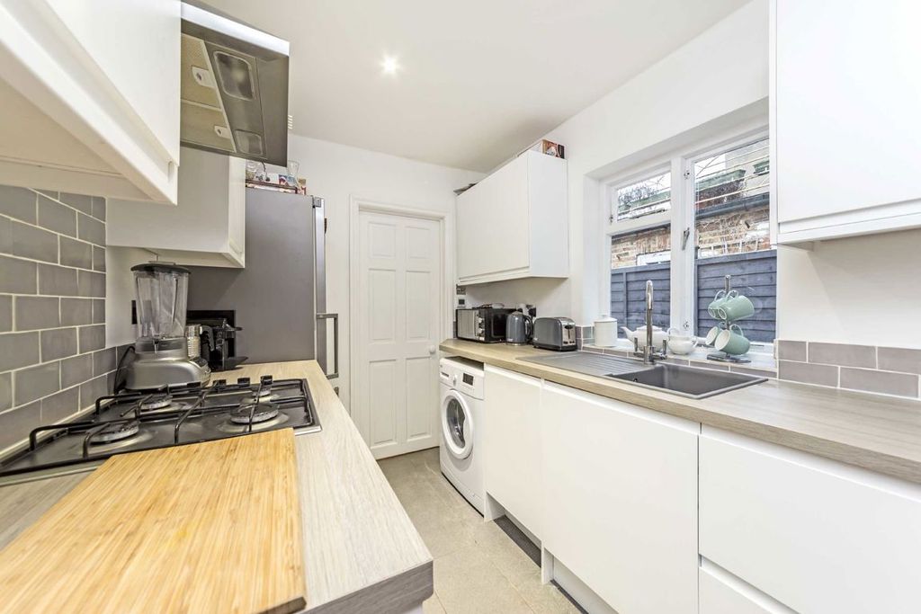 Property photo 3 of 7