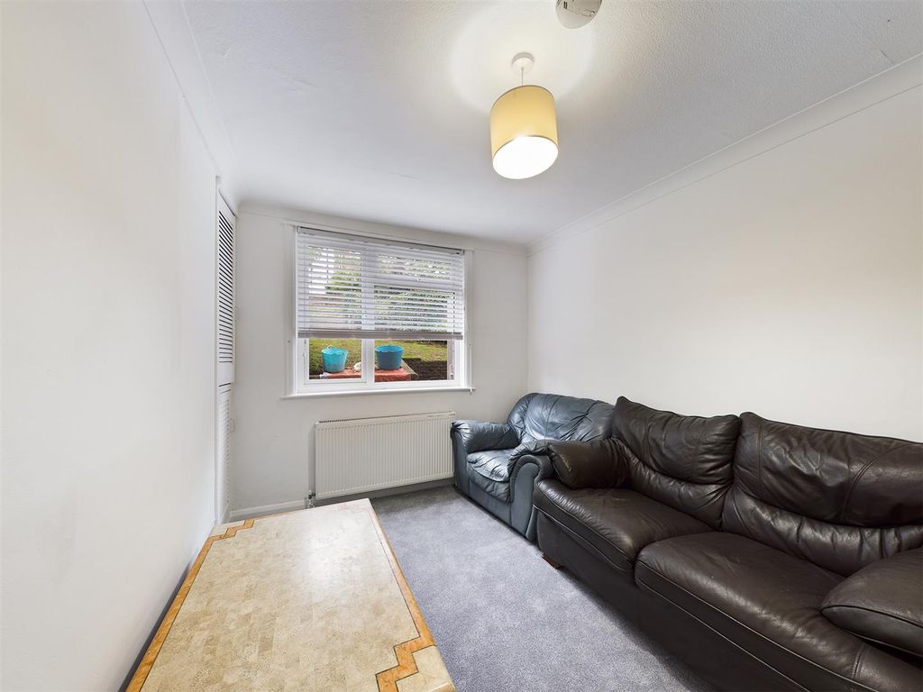 Property photo 3 of 9 Cam00771P1-Pr0155-Still03.Jpg