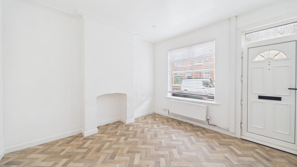 Property photo 3 of 14 5280795