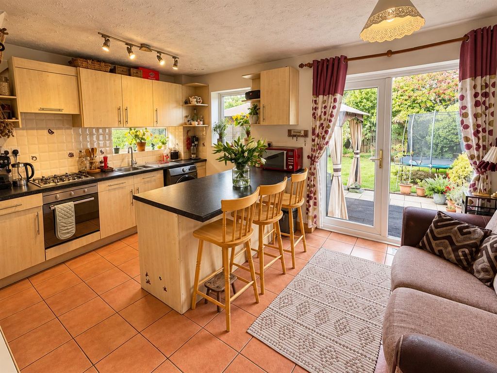 Property photo 3 of 9 Kitchen.Png