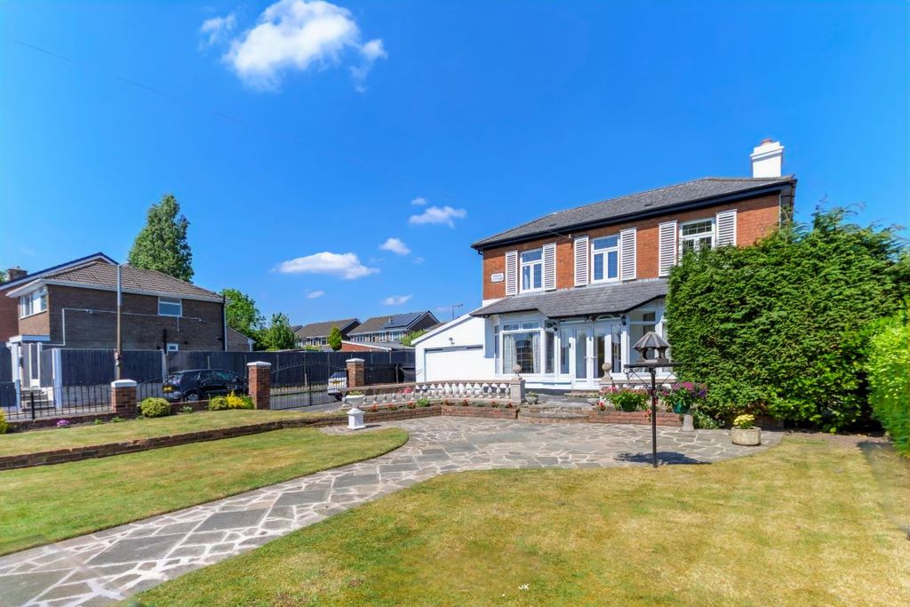 Property photo 2 of 54