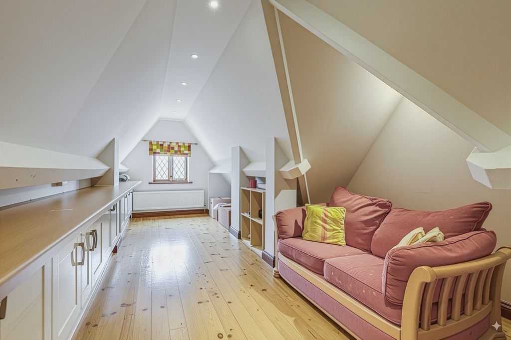 Additional image 30 of 6 bed detached house for saleMoormead Hill House, Offley Road, Hitchin SG5