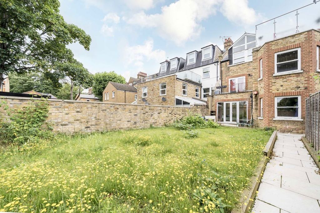 Property photo 3 of 11