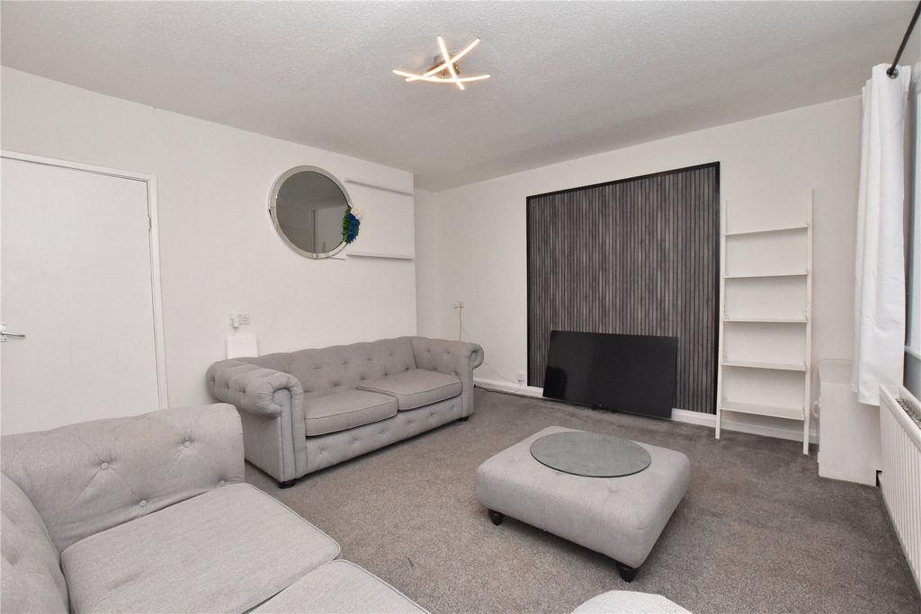 Property photo 3 of 16 Picture No. 10