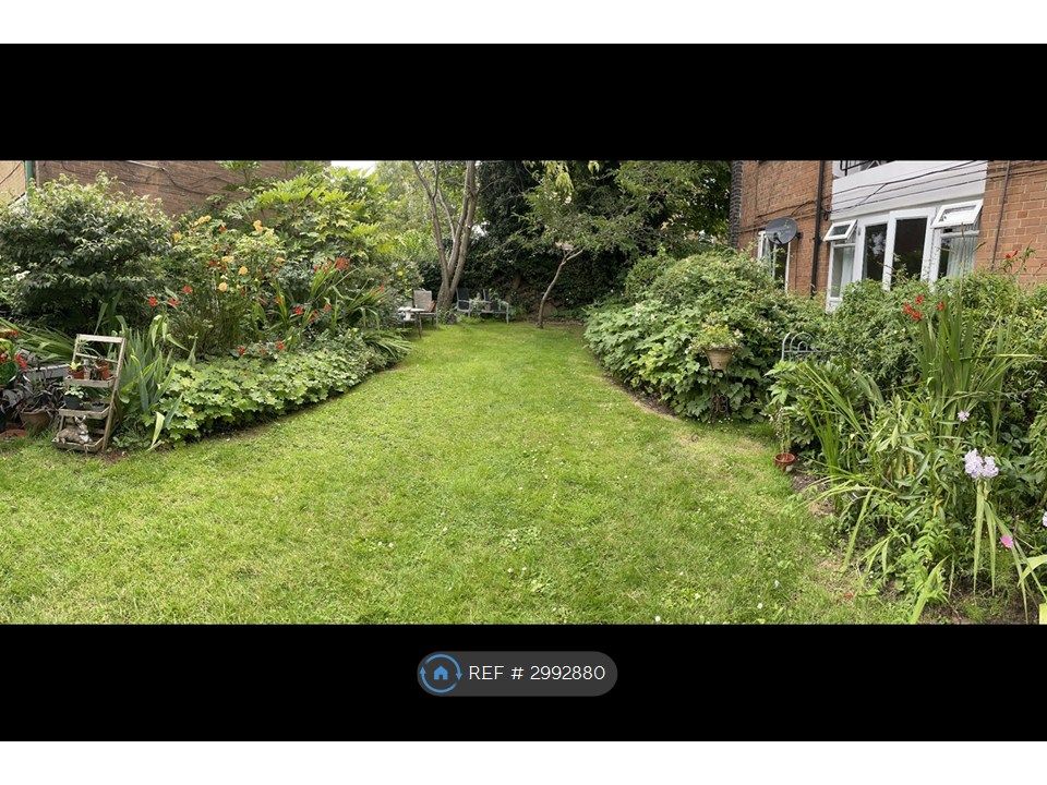 Property photo 3 of 8 Garden