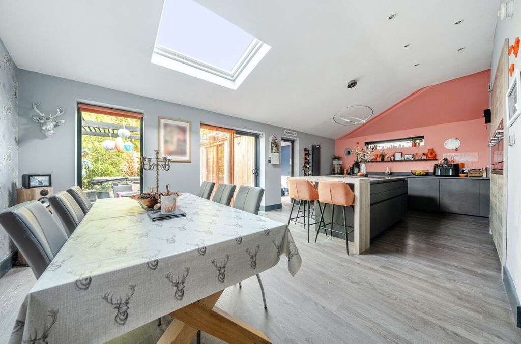Property photo 2 of 15 1454419-12-69F10B...