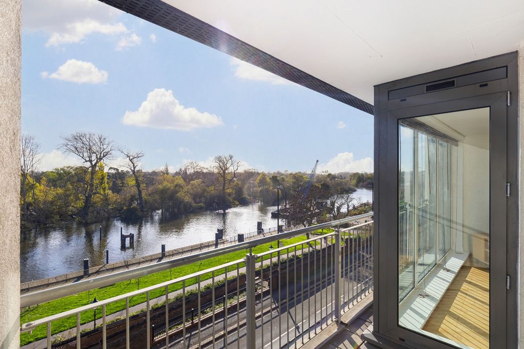 Property photo 1 of 9 4636961