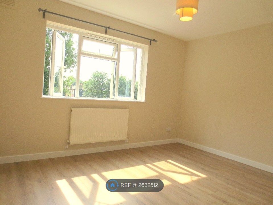 Property photo 3 of 18 Bedroom