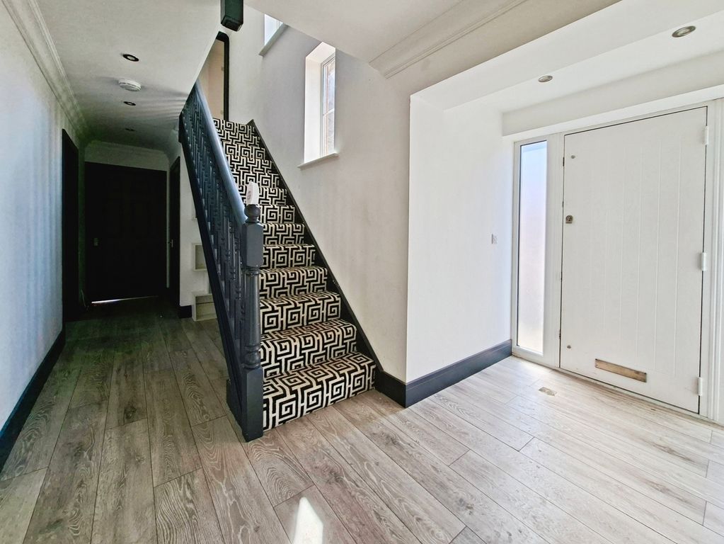 Property photo 3 of 29 Pbox-Img.Jpg