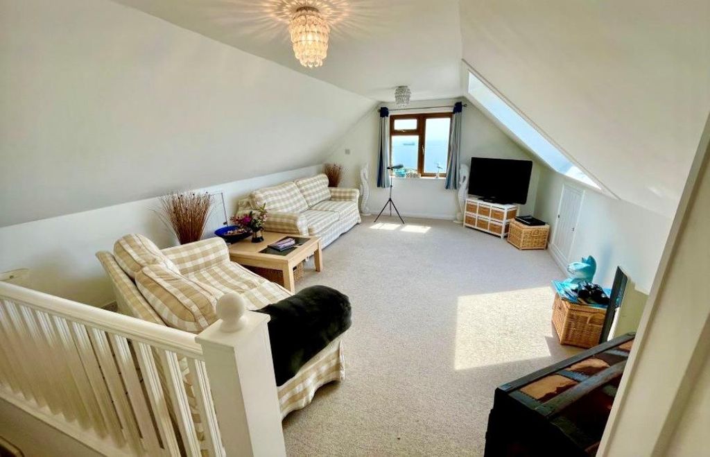Property photo 3 of 16 5.Jpg