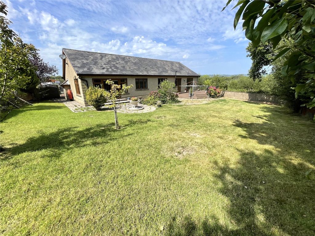 Property photo 3 of 21 Picture No. 23