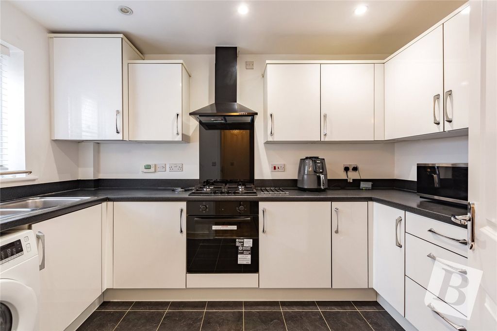 Property photo 2 of 15 Kitchen