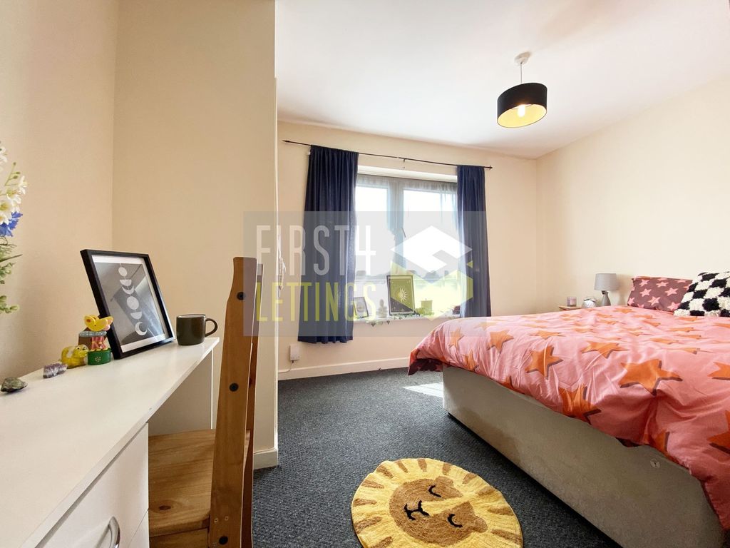 Property photo 3 of 11 Photo 11