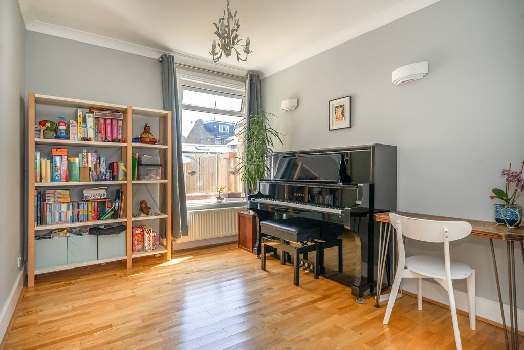 Property photo 3 of 18