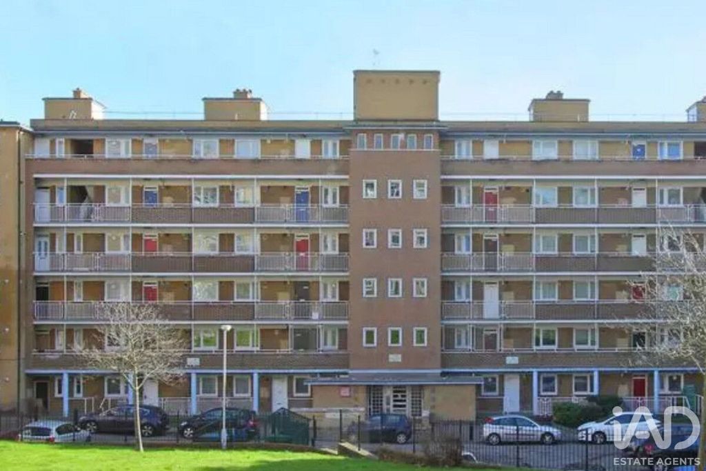 Property photo 3 of 32