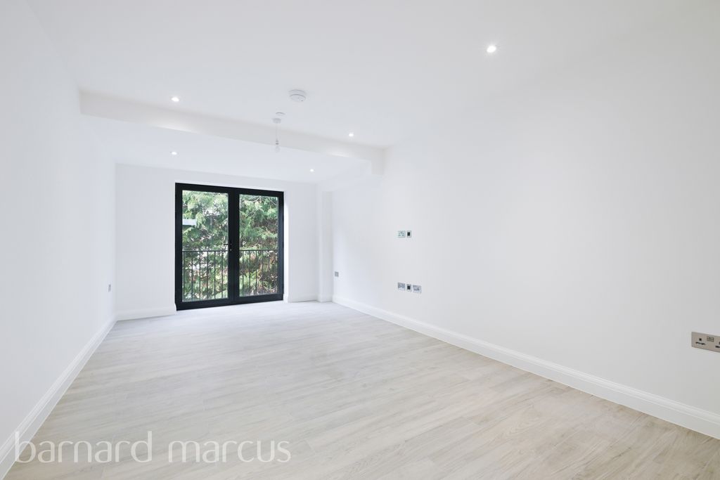 Property photo 1 of 8 Living Room