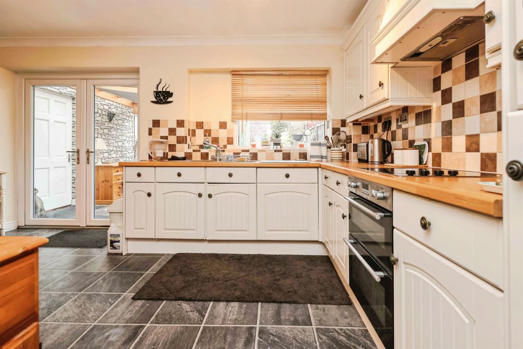 Property photo 3 of 19